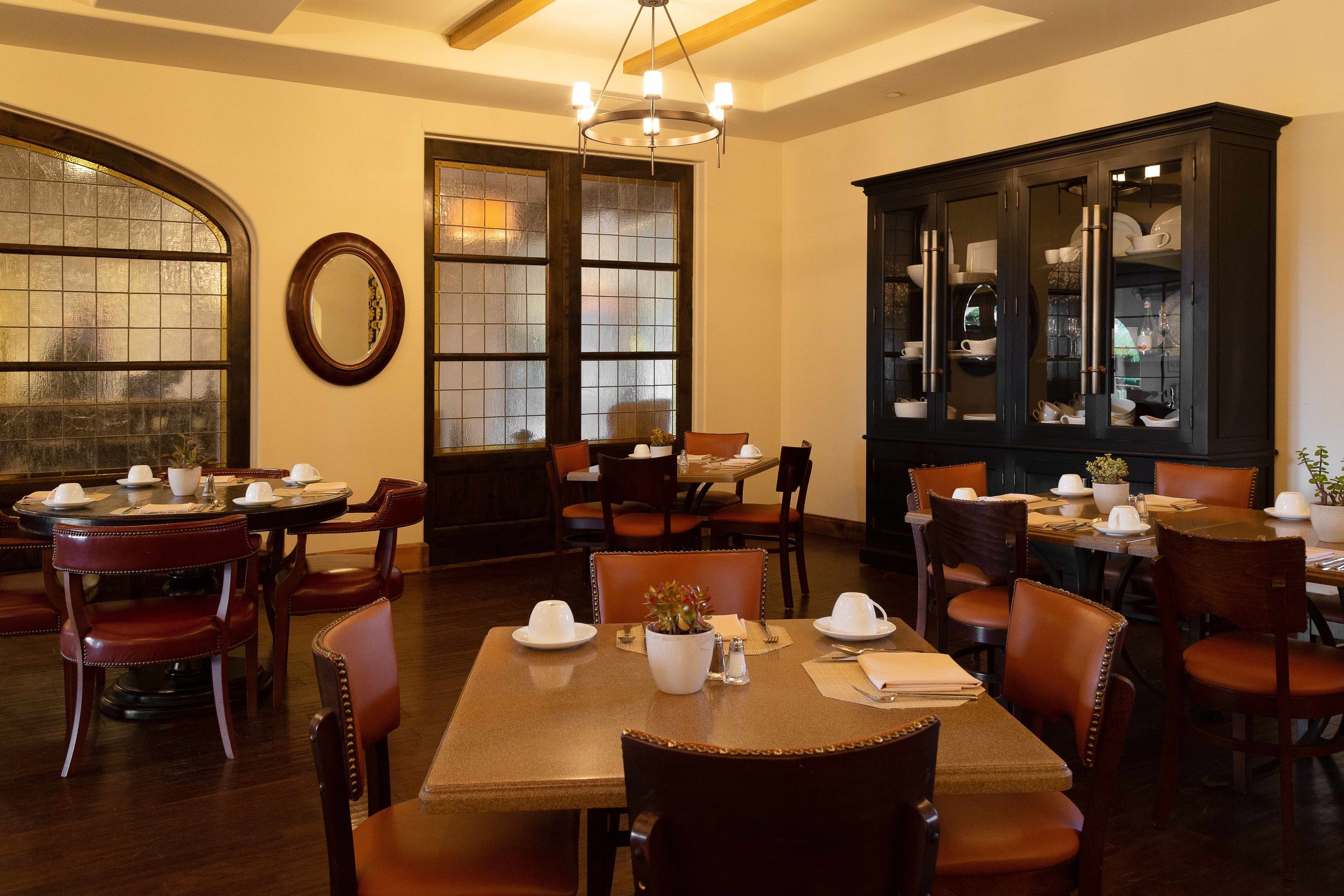 breakfast, lunch, dinner served; al fresco dining