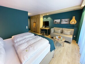 Quarto premium | Cofres nos quartos, escrivaninha, Wi-Fi de cortesia, roupa de cama