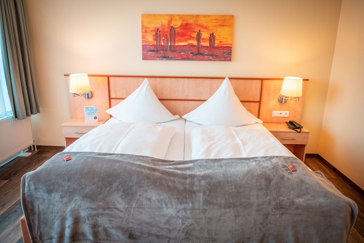 in-room safe, desk, free wifi, bed sheets