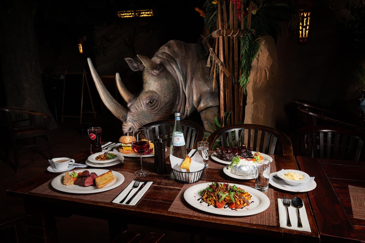 breakfast, lunch, dinner served; regional cuisine