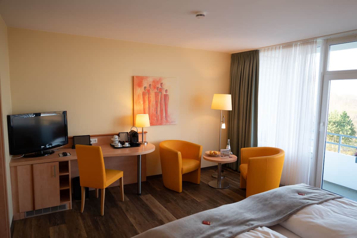 in-room safe, desk, free wifi, bed sheets