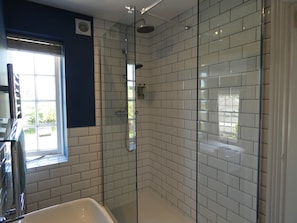 Suite familiar, baño en la habitación | Baño