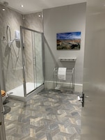 Quarto casal ou duplo, suíte | Banheiro