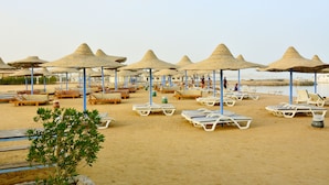 Private beach, free beach shuttle, sun loungers, beach umbrellas - Royal Lagoons Resort & Aqua Park (Hurghada)