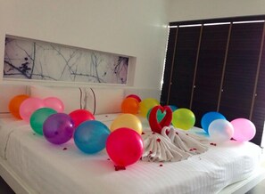 Deluxe Room | Minibar, in-room safe, desk, soundproofing - The Gallery Hotel (Patong)