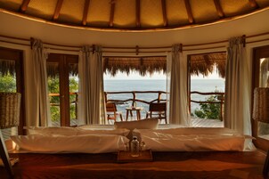 Suite sénior, 1 cama de matrimonio grande con sofá cama, vistas al mar | Vistas desde la habitación