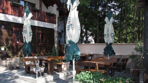 Tempat makan outdoor