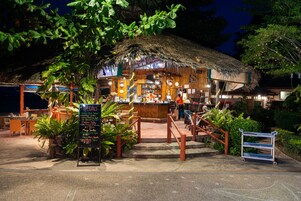 Bar (en la propiedad)