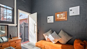 Superior Suite with Patio | Egyptian cotton sheets, premium bedding, minibar, soundproofing - Sydney Harbour Bed And Breakfast (Sydney)