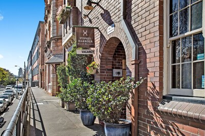 Sydney Harbour Bed And Breakfast