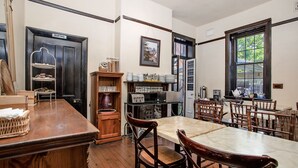 Dining - Sydney Harbour Bed And Breakfast (Sydney)
