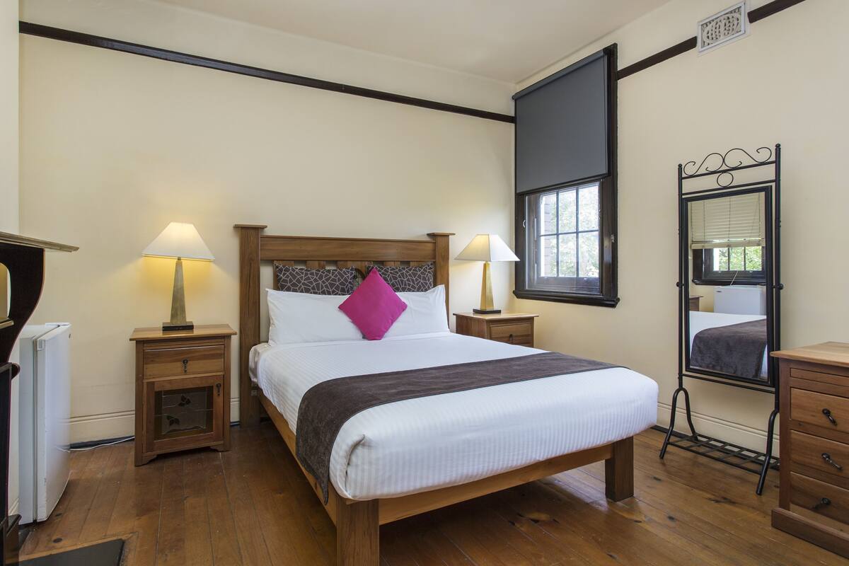 Egyptian cotton sheets, premium bedding, minibar, soundproofing