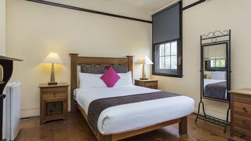 Large Queen Room with private bathroom