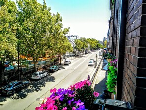 Balcony - Sydney Harbour Bed And Breakfast (Sydney)