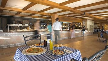2 restaurants, breakfast, lunch, dinner served; international cuisine