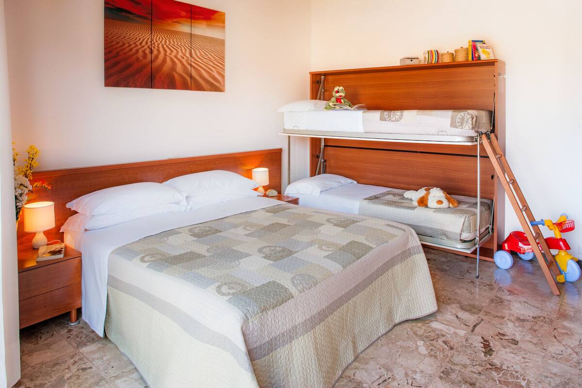 quadruple room | children’s theme room