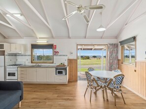 Standard Oceanfront 2 Bedroom Cabin | Living area | Flat-screen TV, table tennis - Batemans Bay Marina Resort (Batemans Bay)