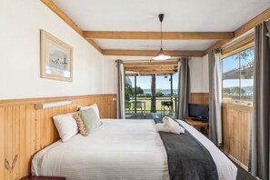 Standard Ocean View 3 Bedroom Villa | Free WiFi, bed sheets