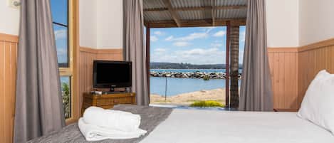 Superior Ocean View 3 Bedroom Villa | Free WiFi, bed sheets