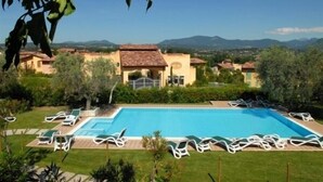 Outdoor pool, pool loungers - Locanda da Vittorio (Manerba del Garda)