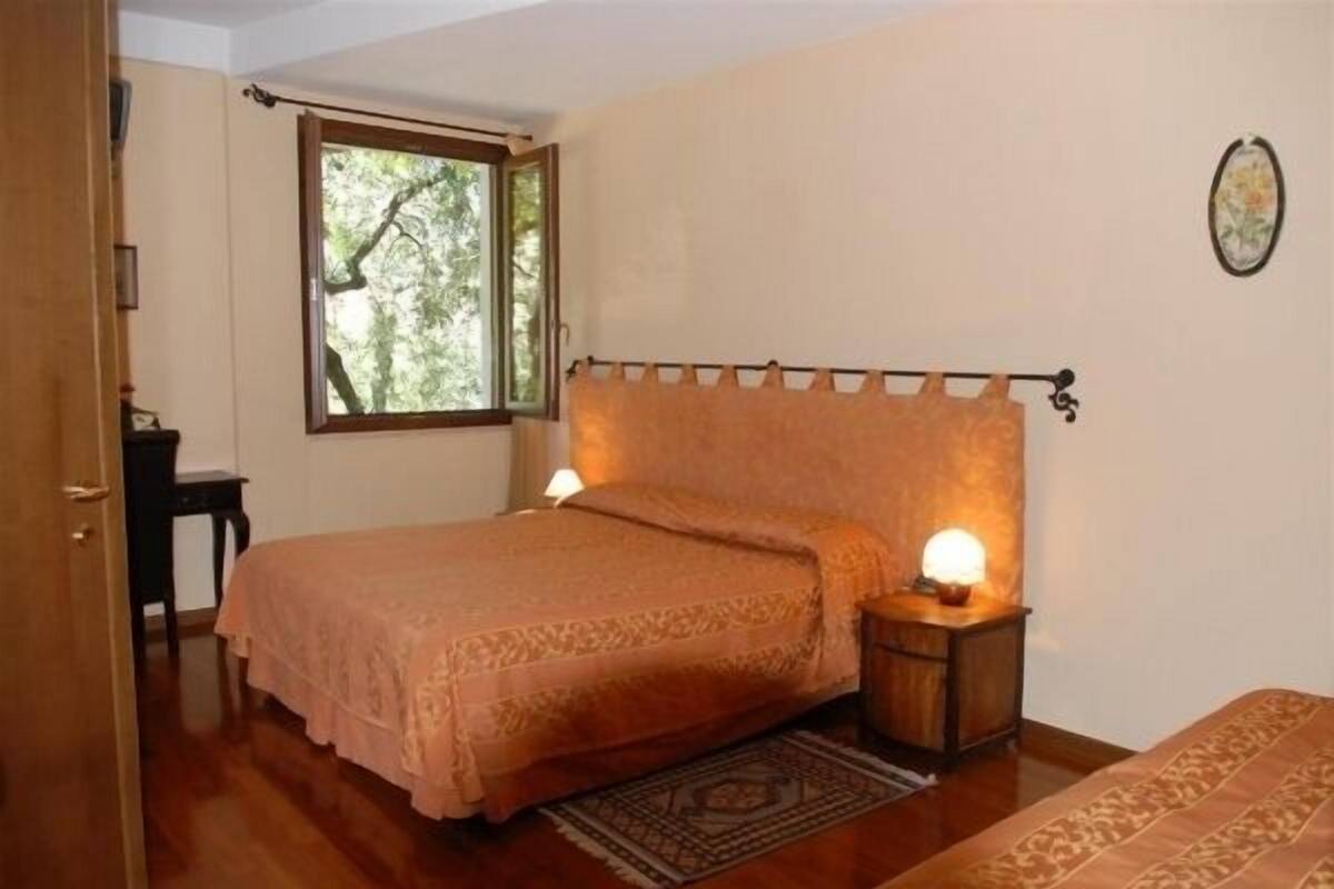 Habitación clásica doble | 1 dormitorio, ropa de cama de alta calidad, minibar y escritorio