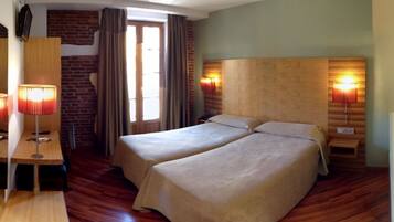 In-room safe, desk, soundproofing, free WiFi