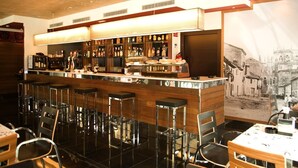 Bar (di hartanah)
