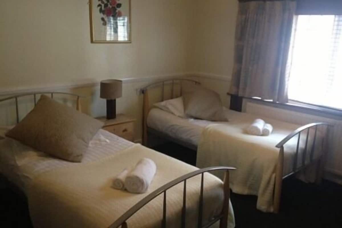 Twin Room, Ensuite