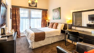 Classic Double Room | Desk, laptop workspace, free WiFi, bed sheets