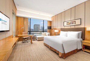 In-room safe, soundproofing, free WiFi, bed sheets
