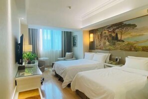 Een minibar, een kluis op de kamer, een strijkplank/strijkijzer