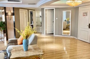 Minibar, in-room safe, iron/ironing board, Internet