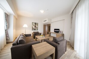 Family Suite | Living room | LCD TV - Ramada Resort by Wyndham Lara (Antalya)