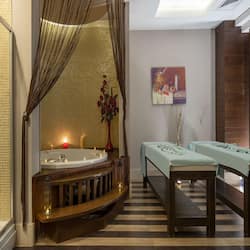 Sauna, hot tub, steam room, Turkish bath, body treatments, aromatherapy