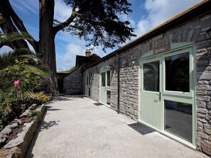 Double Room, Ensuite | Exterior - The Kings Arms (Weymouth)