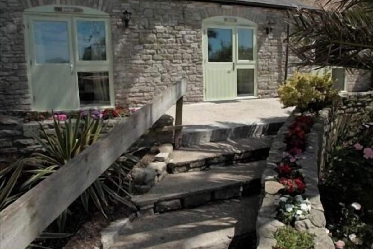 Suite, Ensuite | Exterior