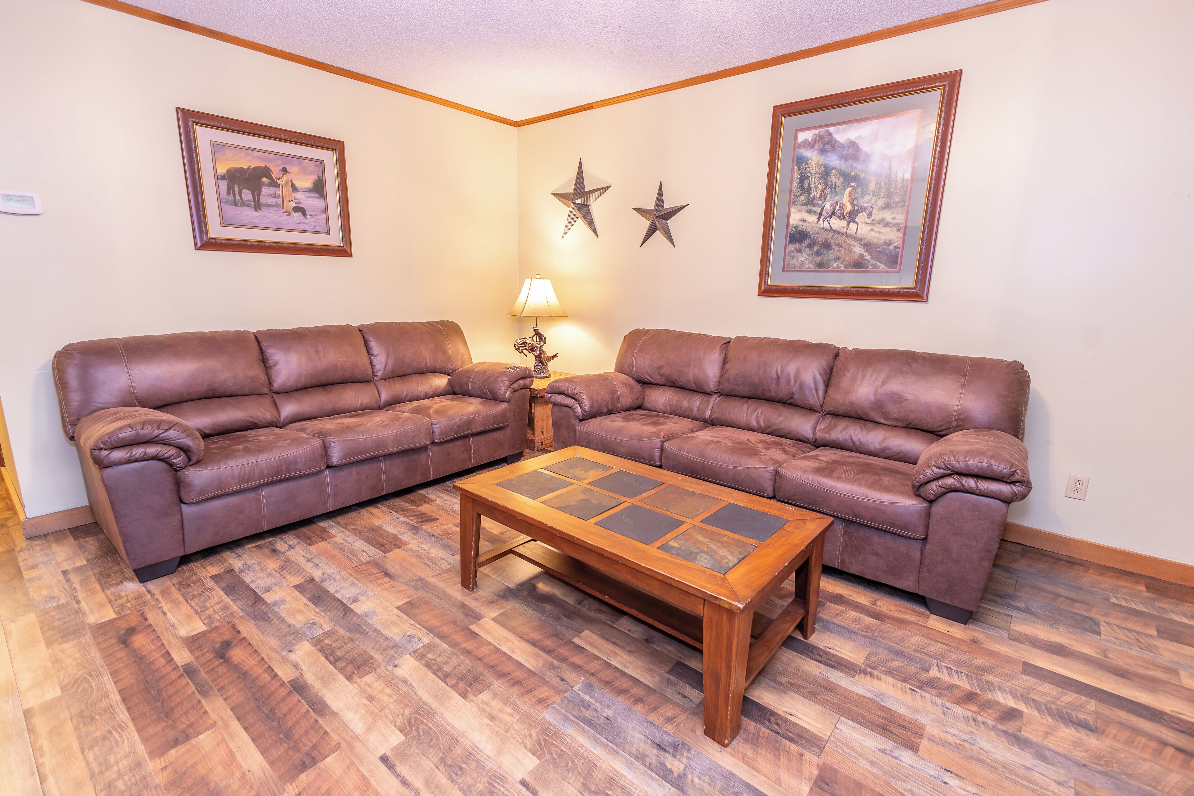 Family Cabin, 1 Bedroom, Kitchenette, Hill View | Living area | Flat-screen TV, fireplace