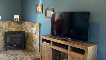 平面電視、壁爐