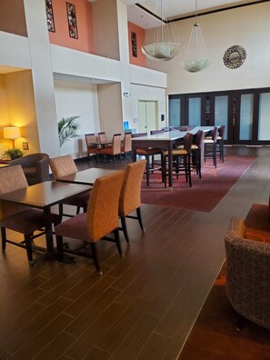 Desayuno buffet incluido todos los días