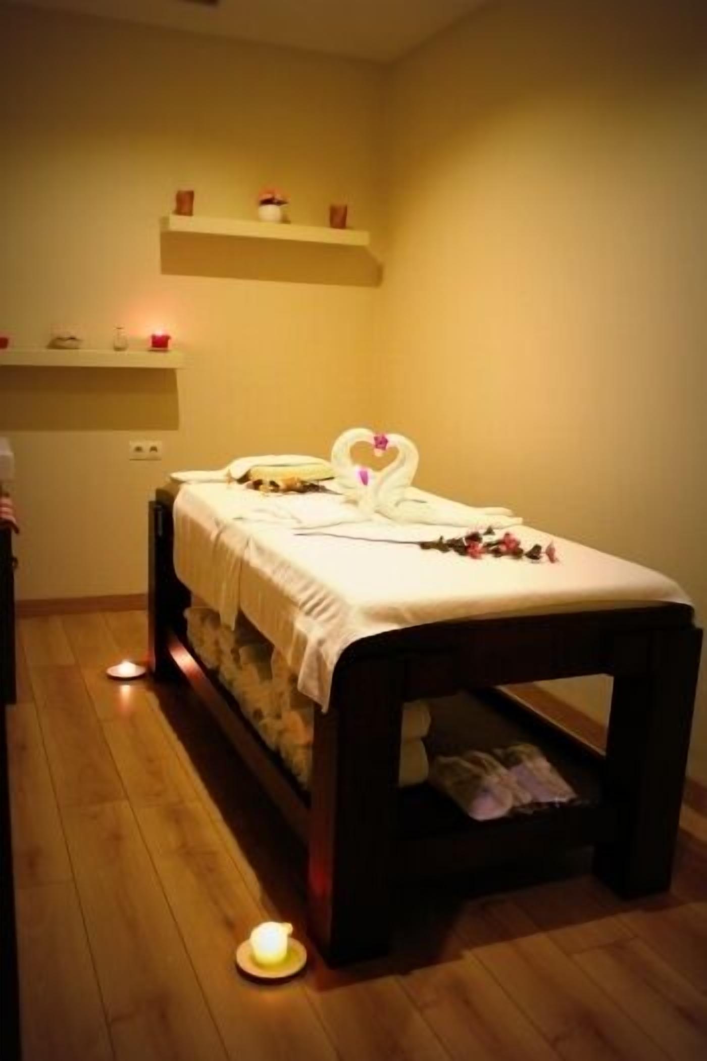 couples treatment room(s), sauna, steam room, turkish bath/hammam