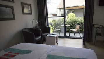 Comfort Room (black and white) | Terrace/patio