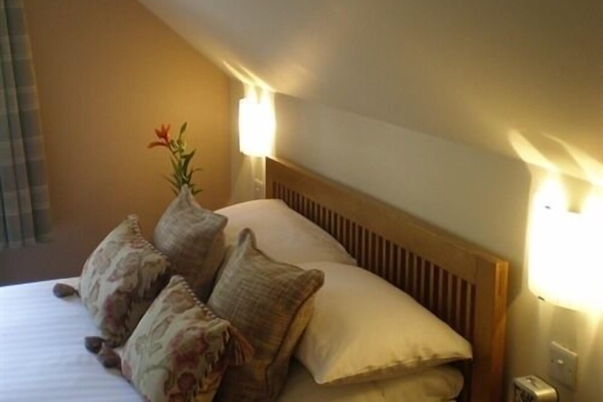 Economy Double Room, Ensuite | Rollaway beds, free WiFi