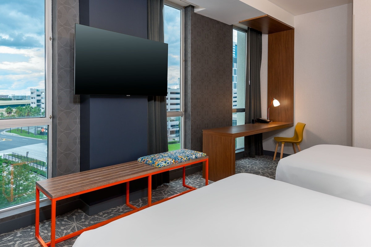 aloft, Room, 2 Queen Beds | Pillowtop beds, in-room safe, desk, laptop workspace