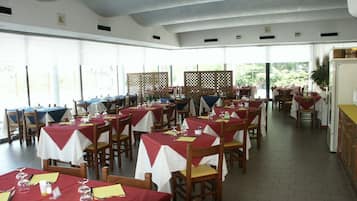 Frühstück, Mittagessen und Abendessen