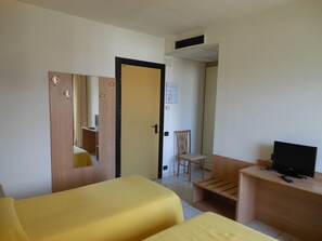 Standard Double or Twin Room | Free WiFi