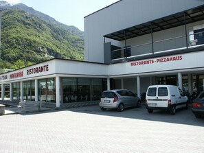 Breakfast, lunch and dinner served - Motel Monterosa (Vogogna)