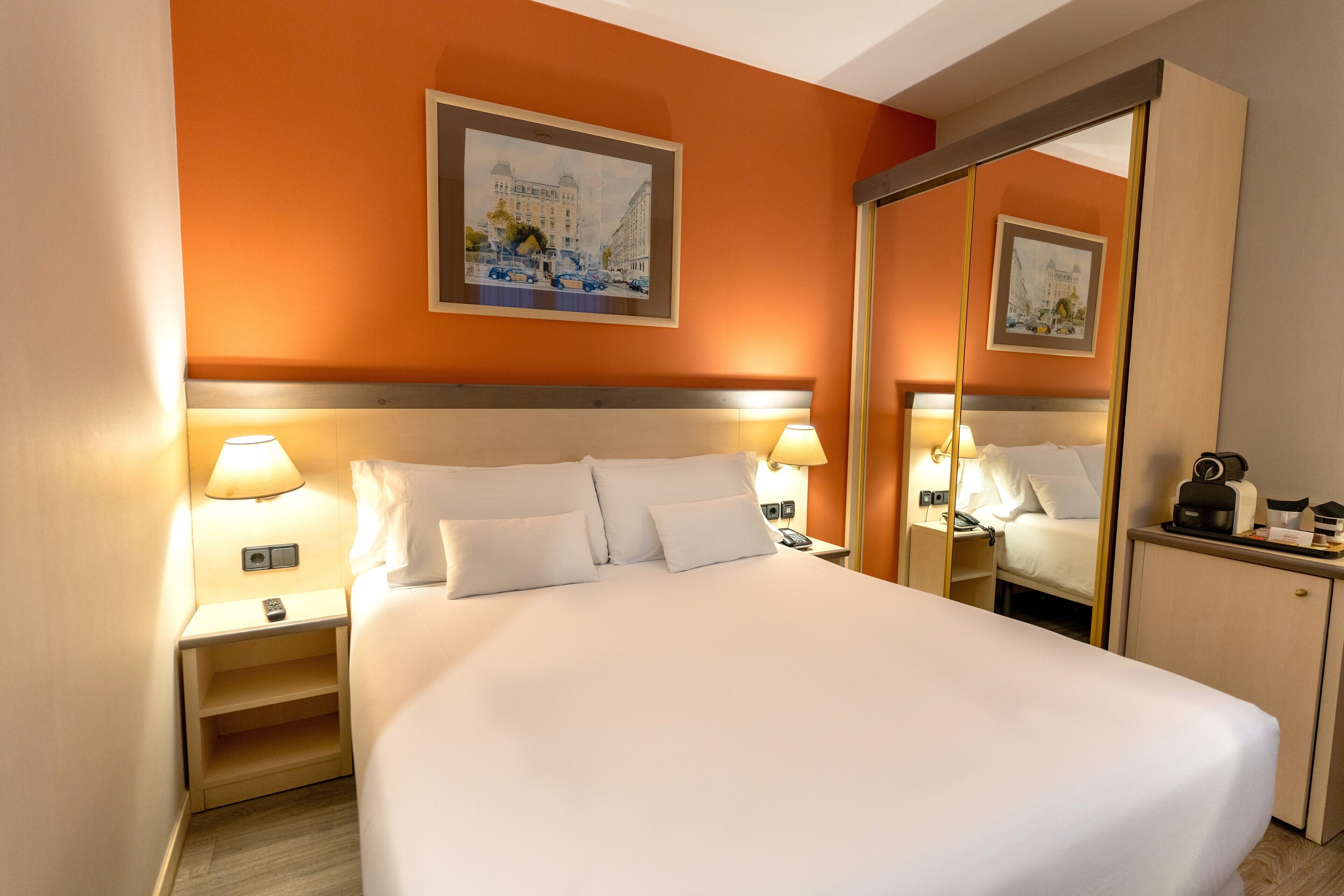 comfort double room | 1 bedroom, minibar, in-room safe, desk