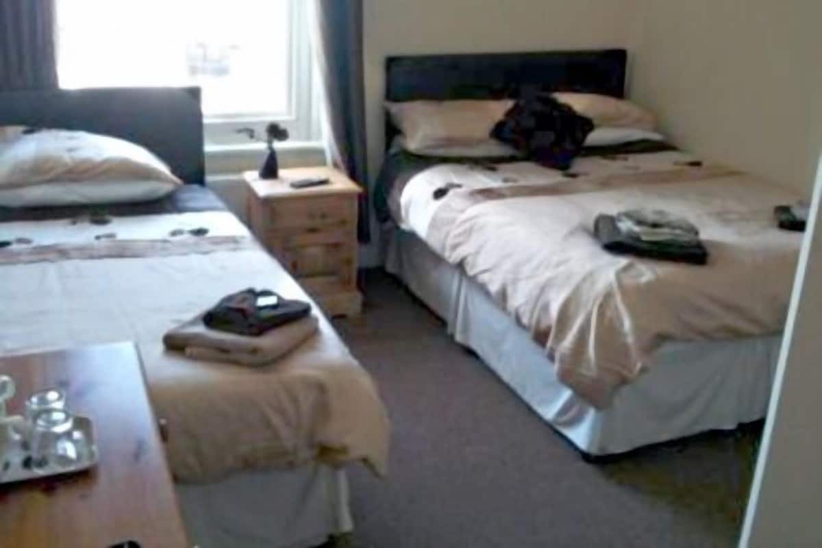 Twin Room, Ensuite