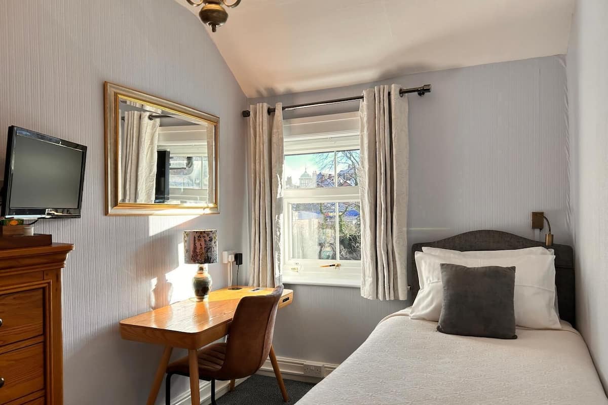 Phòng đơn, có phòng tắm riêng