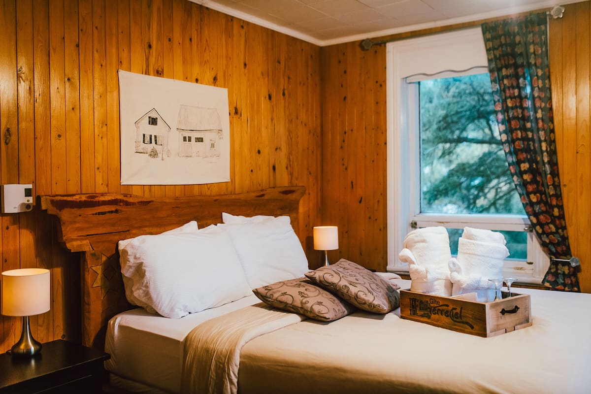 Habitación estándar, 1 cama Queen size | Insonorización, wifi gratis y ropa de cama